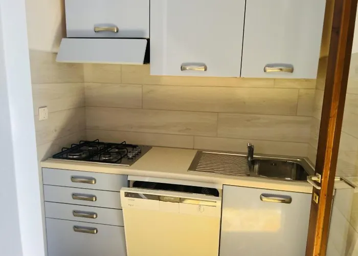 Vila Two-story Terraced House With Private Garden